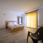 Casa Gore 3* 科斯蒂内什蒂